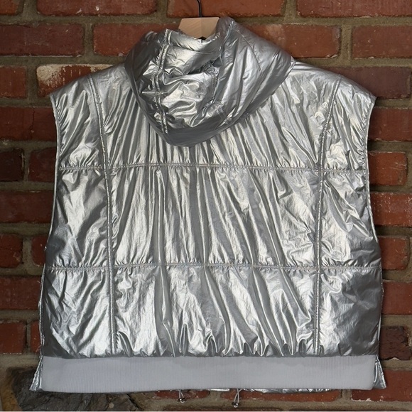 Daily Practice by Anthropologie Metallic Puffer Vest Size XL Silver - Picture 2 of 13